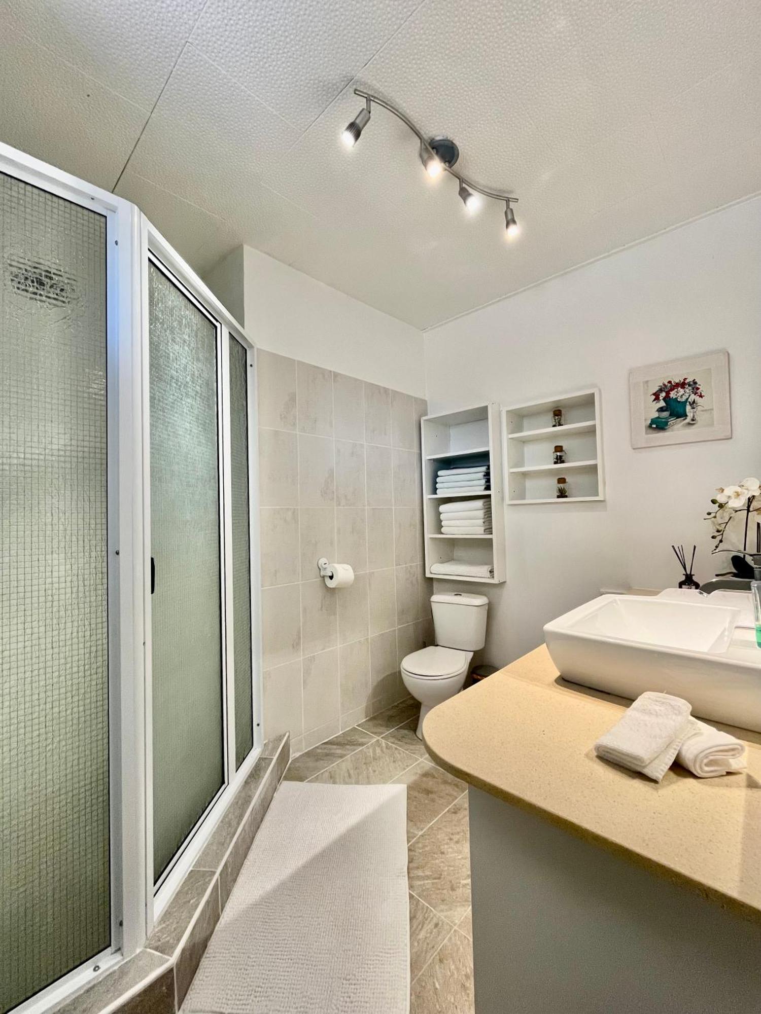 Tiaki Guesthouse - Cozy Modern Studio - 5Min Drive From The Beach And Punaauia Center المظهر الخارجي الصورة